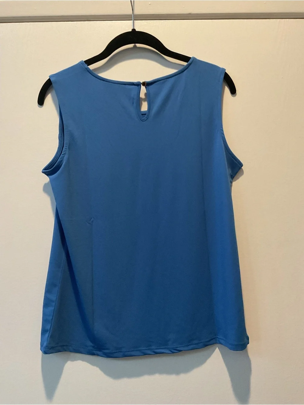 Carmen Marc Valvo Bright Blue Sleeveless Top with Chain Detail - Picture 5 of 5